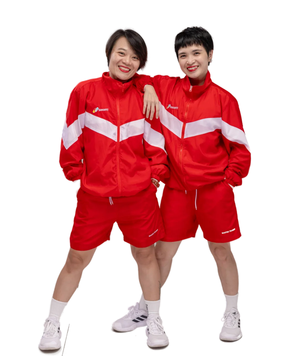 Leyna Trần và Vicky Vương trong bộ đồ đỏ DanceFIT